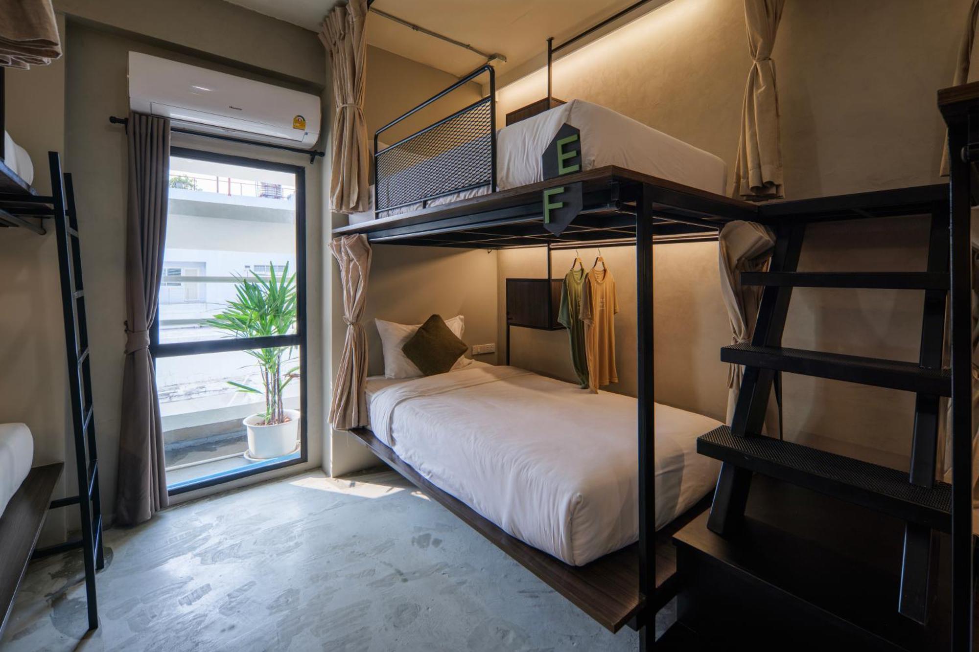 C'House Bangkok Hostel Buitenkant foto