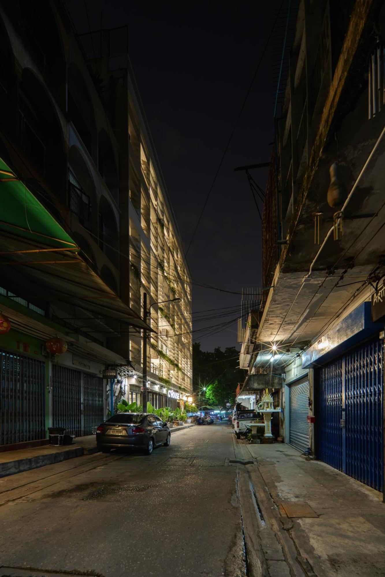 C'House Bangkok Hostel Buitenkant foto